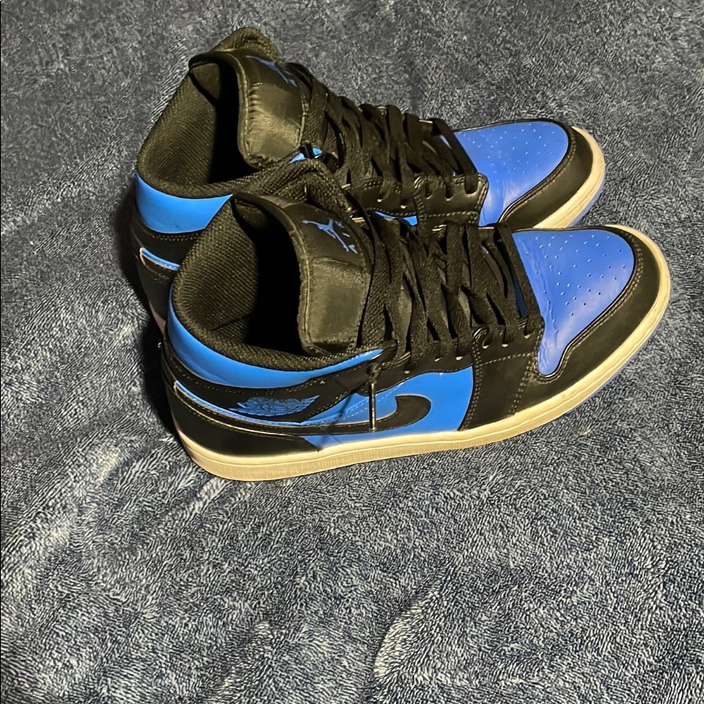 Jordan Men's Sneakers - Black and Blue